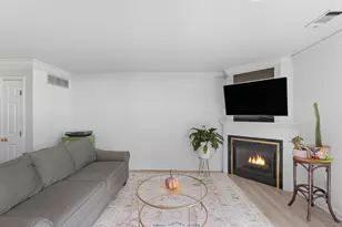 2649 Georgetowne Dr, Highland, IN 46322 - Photo 7