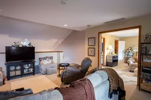 1362 W 94th Ct, Crown Point, IN 46307 - Photo 15