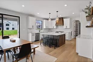 13256 Waterleaf Dr, Saint John, IN 46373 - Photo 9