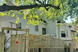 1621 W 10th St, Michigan City, IN 46360 - Photo 3