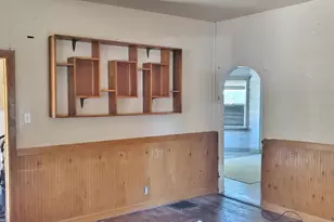 1621 W 10th St, Michigan City, IN 46360 - Photo 13