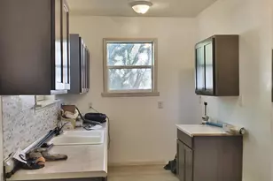 1621 W 10th St, Michigan City, IN 46360 - Photo 7