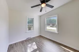 102 S Karwick Rd, Michigan City, IN 46360 - Photo 13