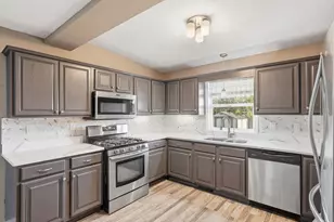 1059 Farrell St, Valparaiso, IN 46385 - Photo 7