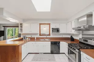 2325 Drop Anchor Dr, Crown Point, IN 46307 - Photo 15