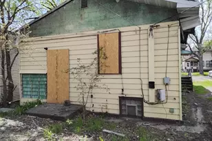 823 Pierce St, Gary, IN 46402 - Photo 3