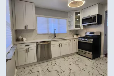 851 Johnson Street, Gary, IN 46402 - Photo 5