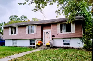 629 W South St, Crown Point, IN 46307 - Photo 1