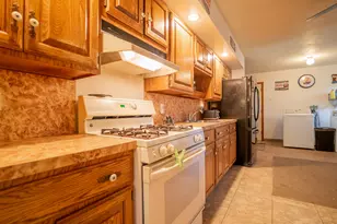 1409 Andrew Ave, La Porte, IN 46350 - Photo 5