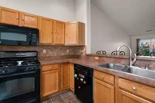 523 W 77th Ave, Merrillville, IN 46410 - Photo 11