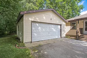 1563 Maine Ave, Michigan City, IN 46360 - Photo 15