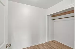 2027 1/2 Davidson Pl, Whiting, IN 46394 - Photo 11