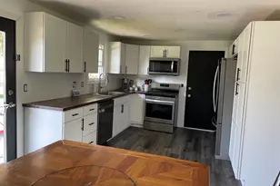 3794 Kingsway Dr, Crown Point, IN 46307 - Photo 9