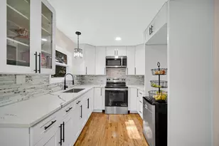 2232 Roosevelt Pl, Gary, IN 46404 - Photo 5