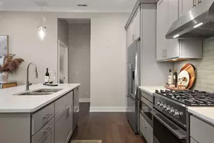 354 W Chicago St, Valparaiso, IN 46383 - Photo 11