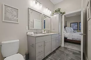 354 W Chicago St, Valparaiso, IN 46383 - Photo 17