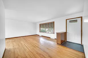 9211 Hawthorne Dr, Munster, IN 46321 - Photo 5