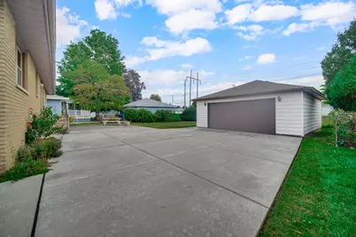 9211 Hawthorne Drive, Munster, IN 46321 - Photo 3