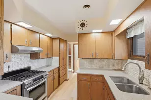 8250 Columbia Ave, Dyer, IN 46311 - Photo 13