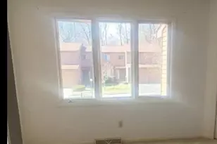 1724 Earthstone Dr, Valparaiso, IN 46383 - Photo 9