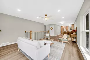 9446 Hilltop Dr, Saint John, IN 46373 - Photo 7