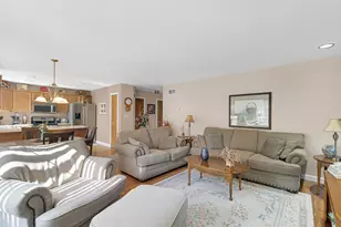 101 E 13th Pl, Hobart, IN 46342 - Photo 5