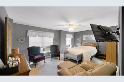 101 E 13th Place, Hobart, IN 46342 - Photo 13