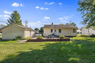 810 E Grace St, Rensselaer, IN 47978 - Photo 17