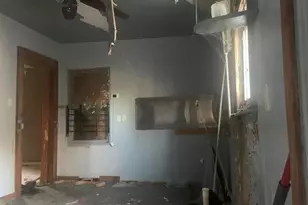 4646 Pennsylvania St, Gary, IN 46409 - Photo 5