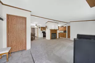 46 S Delmar Ct, Hebron, IN 46341 - Photo 3