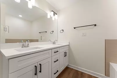 9565 E Luebcke Lane E, Crown Point, IN 46307 - Photo 11