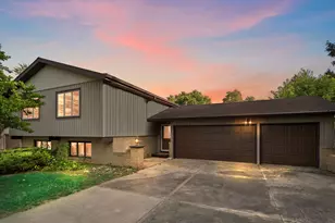 2411 Canterbury Pl, Schererville, IN 46375 - Photo 1