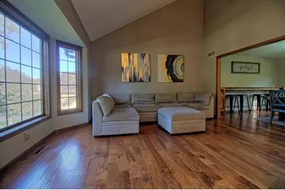 512 Camden Court, Valparaiso, IN 46385 - Photo 5