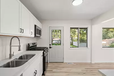 654 Cheyenne Drive, Lowell, IN 46356 - Photo 5