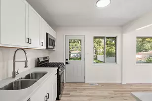 654 Cheyenne Dr, Lowell, IN 46356 - Photo 5