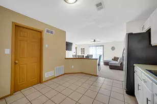 1741 W 86th Ln, Merrillville, IN 46410 - Photo 9