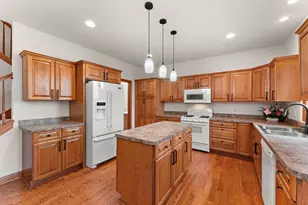 10700 Martinique Ln, Crown Point, IN 46307 - Photo 21