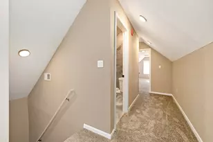 1037 Ames St, Hammond, IN 46320 - Photo 11