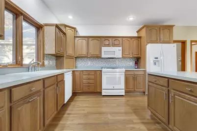 7674 E Potato Hole Court, New Carlisle, IN 46552 - Photo 9