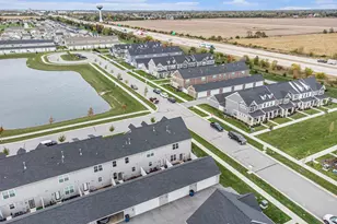 1053 E 117th Ln, Crown Point, IN 46307 - Photo 3