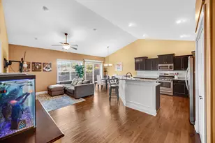 3002 Winter Garden Dr, Valparaiso, IN 46385 - Photo 7