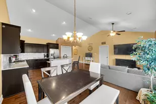 3002 Winter Garden Dr, Valparaiso, IN 46385 - Photo 3