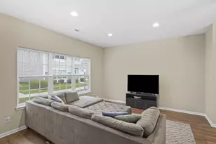 1066 E 115th Ct, Crown Point, IN 46307 - Photo 5