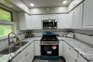 6910 Ash Ave, Gary, IN 46403 - Photo 7