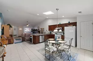 4229 W 92nd Pl, Merrillville, IN 46410 - Photo 7