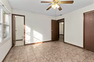 2303 Worthington Dr, Valparaiso, IN 46383 - Photo 11