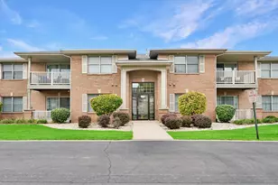 9841 Wildwood Ct, Highland, IN 46322 - Photo 1