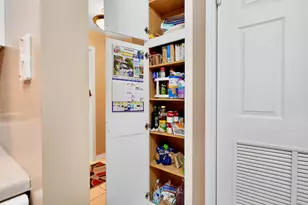 9841 Wildwood Ct, Highland, IN 46322 - Photo 11