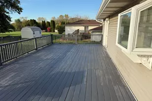 7600 W Mill Ct, Hobart, IN 46342 - Photo 7