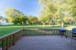 1850 W 58th Pl, Merrillville, IN 46410 - Photo 7